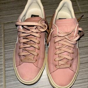 Light Pink Vejas